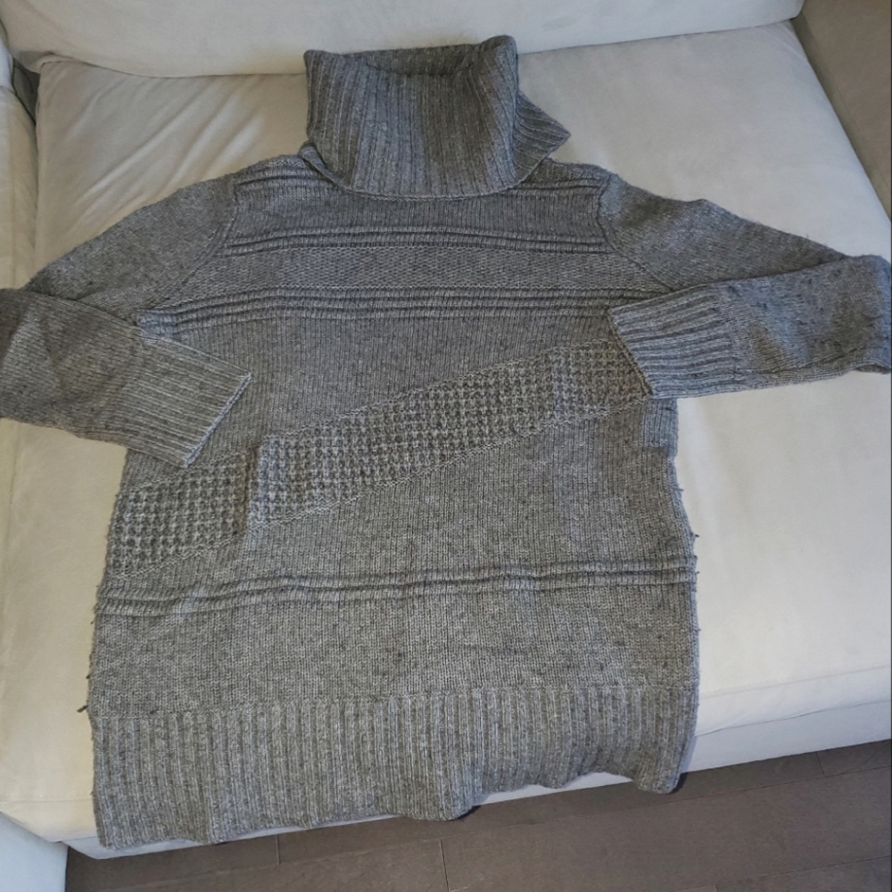 DVF gray turtleneck